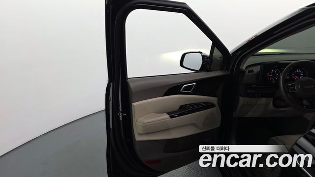 Kia Canival 2023 — photo 14