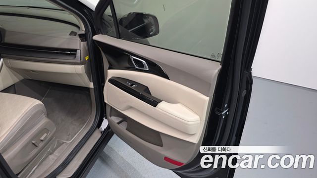 Kia Canival 2023 — photo 15