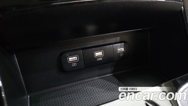 Kia Canival 2023 — photo 16