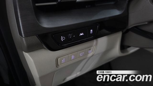 Kia Canival 2023 — photo 28