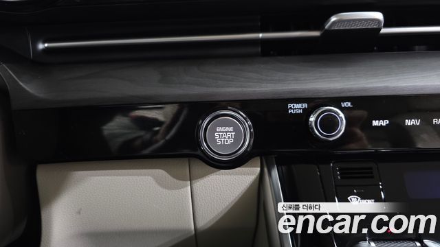 Kia Canival 2023 — photo 29