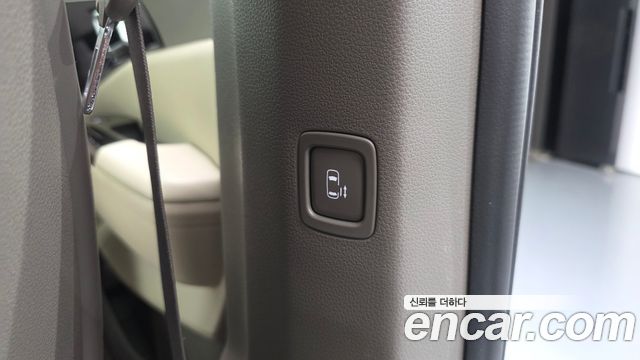 Kia Canival 2023 — photo 38