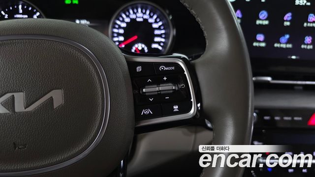 Kia Canival 2023 — photo 40