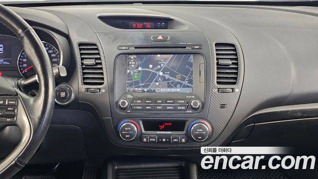 Kia K3 2015 — photo 19