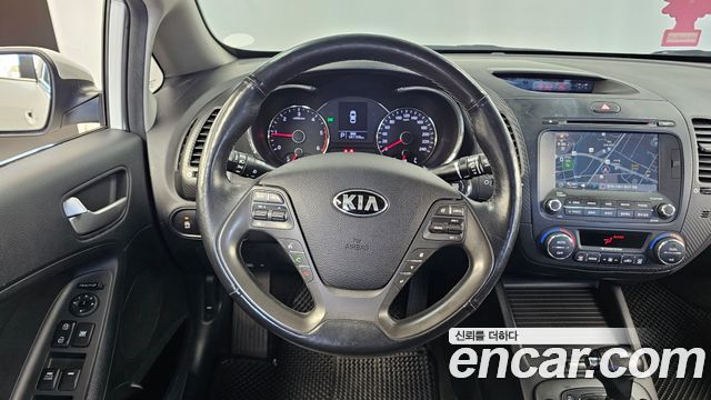 Kia K3 2015 — photo 20