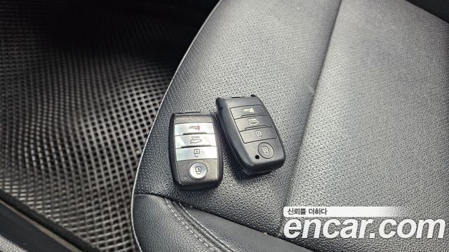 Kia K3 2015 — photo 22