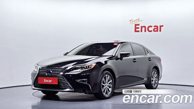 Lexus ES 2017 — photo 1