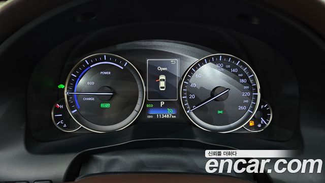 Lexus ES 2017 — photo 8