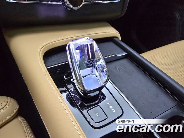 Volvo XC90 2024 — photo 9