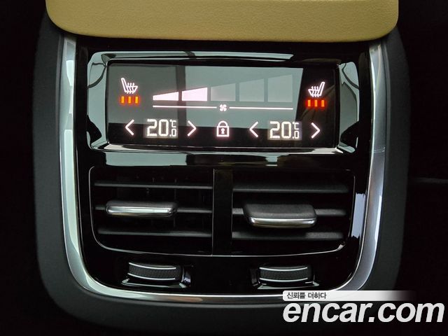 Volvo XC90 2024 — photo 18