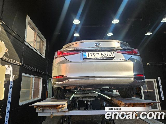 Lexus ES 2026 — photo 2