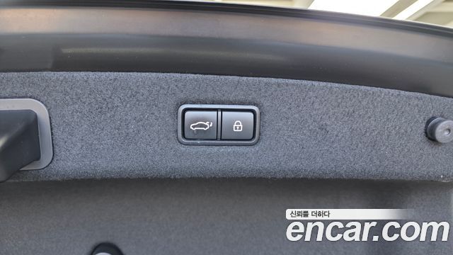 Genesis EQ900 2016 — photo 29