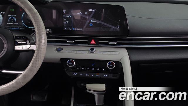 Hyundai AVANTE 2022 — photo 14