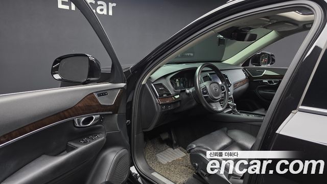 Volvo XC90 2017 — photo 10