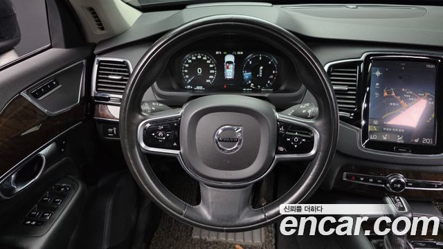Volvo XC90 2017 — photo 13
