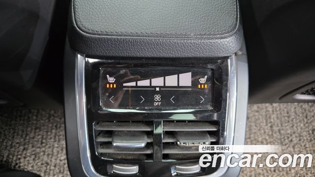 Volvo XC90 2017 — photo 19