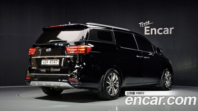 Kia Canival 2019 — photo 2