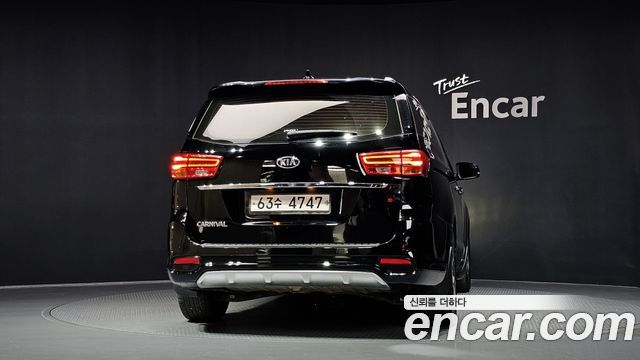 Kia Canival 2019 — photo 4