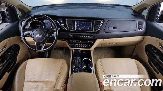 Kia Canival 2019 — photo 10