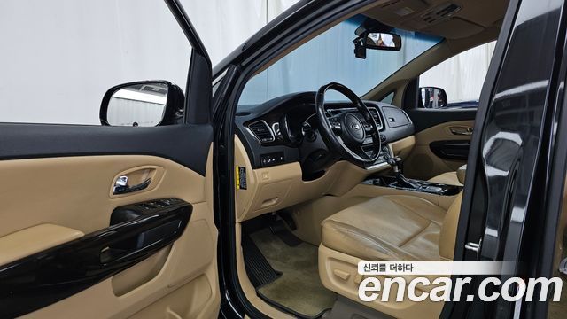 Kia Canival 2019 — photo 13
