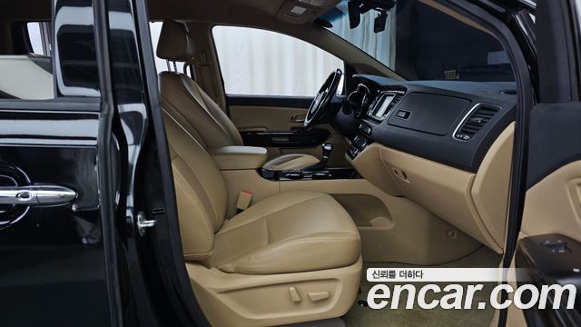 Kia Canival 2019 — photo 17
