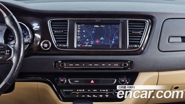 Kia Canival 2019 — photo 20