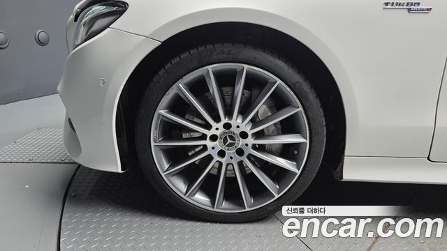 Mercedes-Benz E-Class 2019 — photo 5