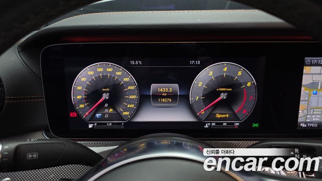 Mercedes-Benz E-Class 2019 — photo 8