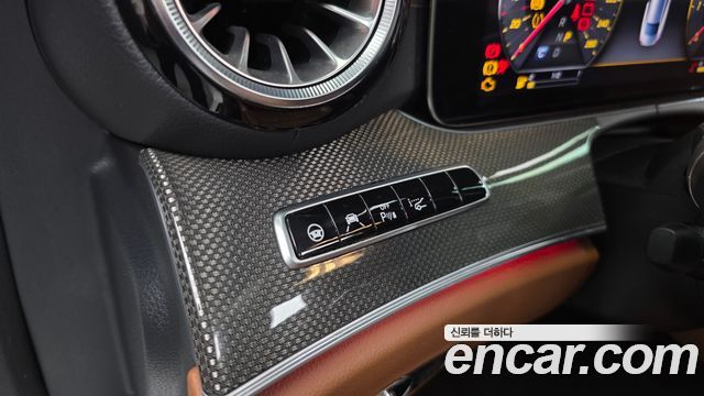 Mercedes-Benz E-Class 2019 — photo 19