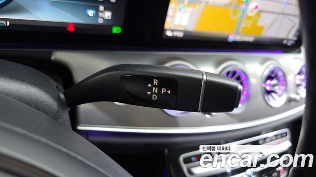 Mercedes-Benz E-Class 2017 — photo 9