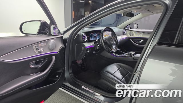 Mercedes-Benz E-Class 2017 — photo 10