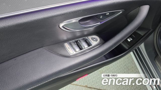 Mercedes-Benz E-Class 2017 — photo 18