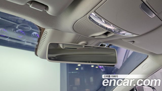 Mercedes-Benz E-Class 2017 — photo 19