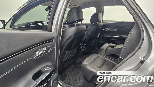 Genesis GV70 2021 — photo 11