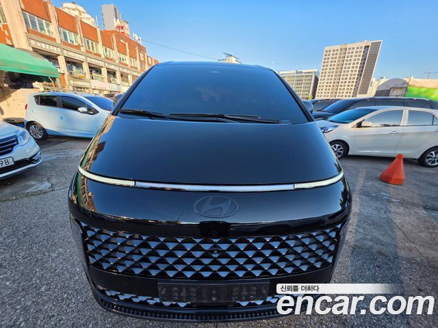 Hyundai Staria 2025 — photo 3