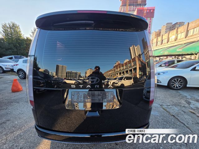 Hyundai Staria 2025 — photo 4