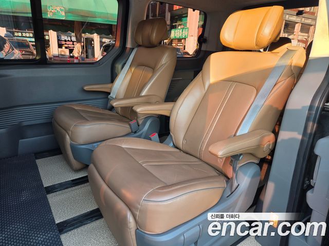 Hyundai Staria 2025 — photo 12