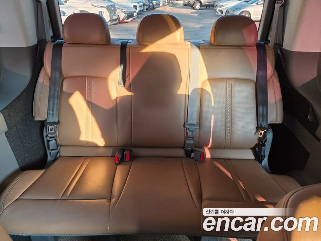 Hyundai Staria 2025 — photo 13
