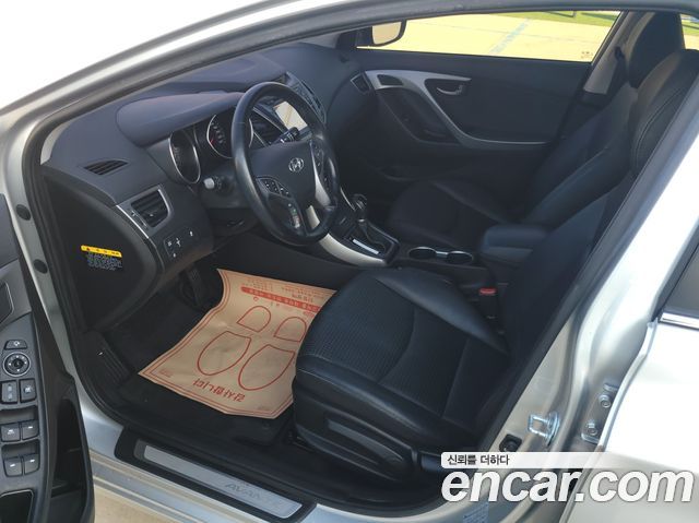 Hyundai AVANTE 2015 — photo 11