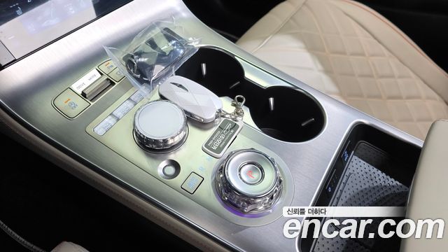 Genesis GV70 2025 — photo 12