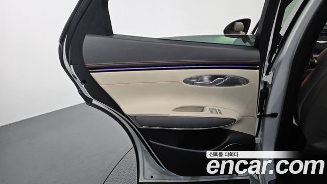 Genesis GV70 2025 — photo 15