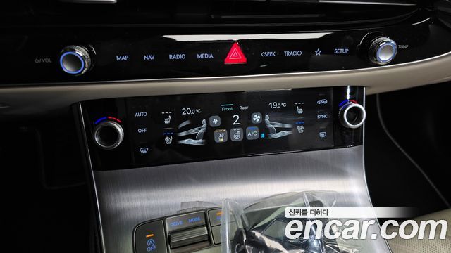 Genesis GV70 2025 — photo 32