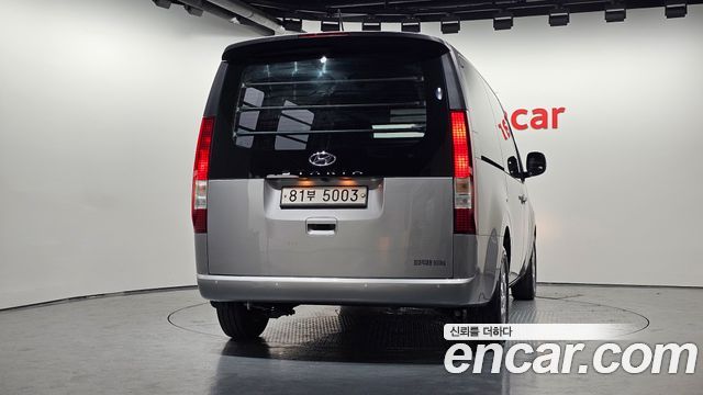 Hyundai Staria 2022 — photo 4