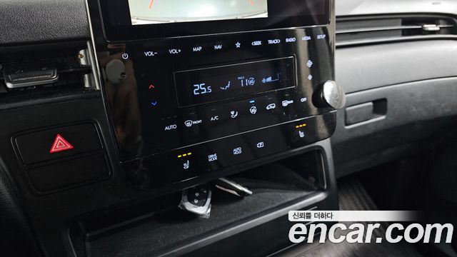 Hyundai Staria 2022 — photo 23