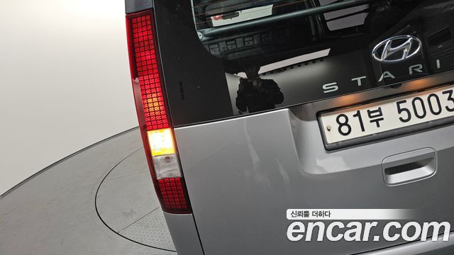Hyundai Staria 2022 — photo 9