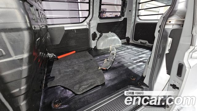 Hyundai Staria 2022 — photo 16