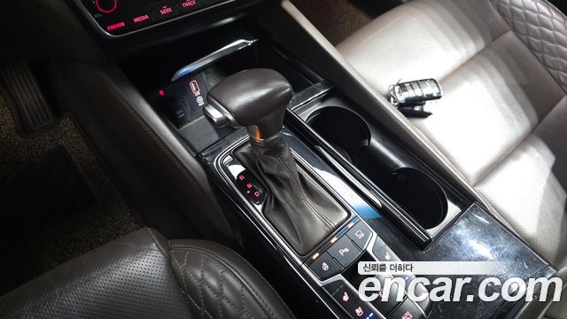 Kia K7 2016 — photo 12