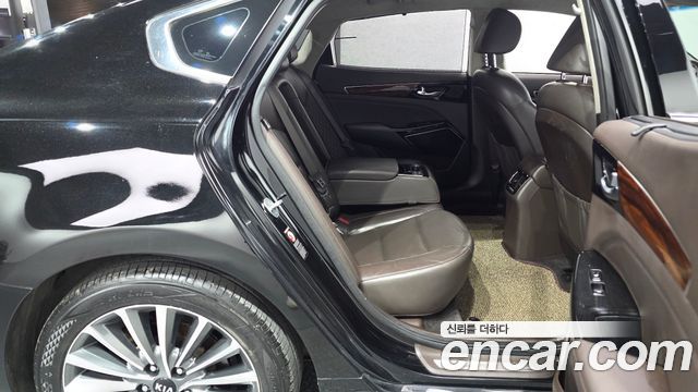 Kia K7 2016 — photo 17