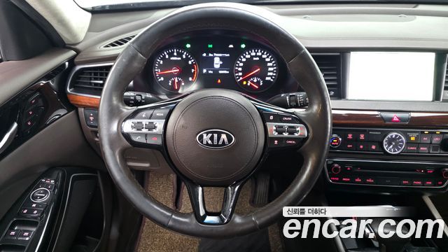 Kia K7 2016 — photo 21