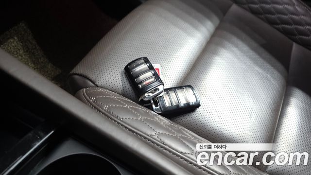Kia K7 2016 — photo 23